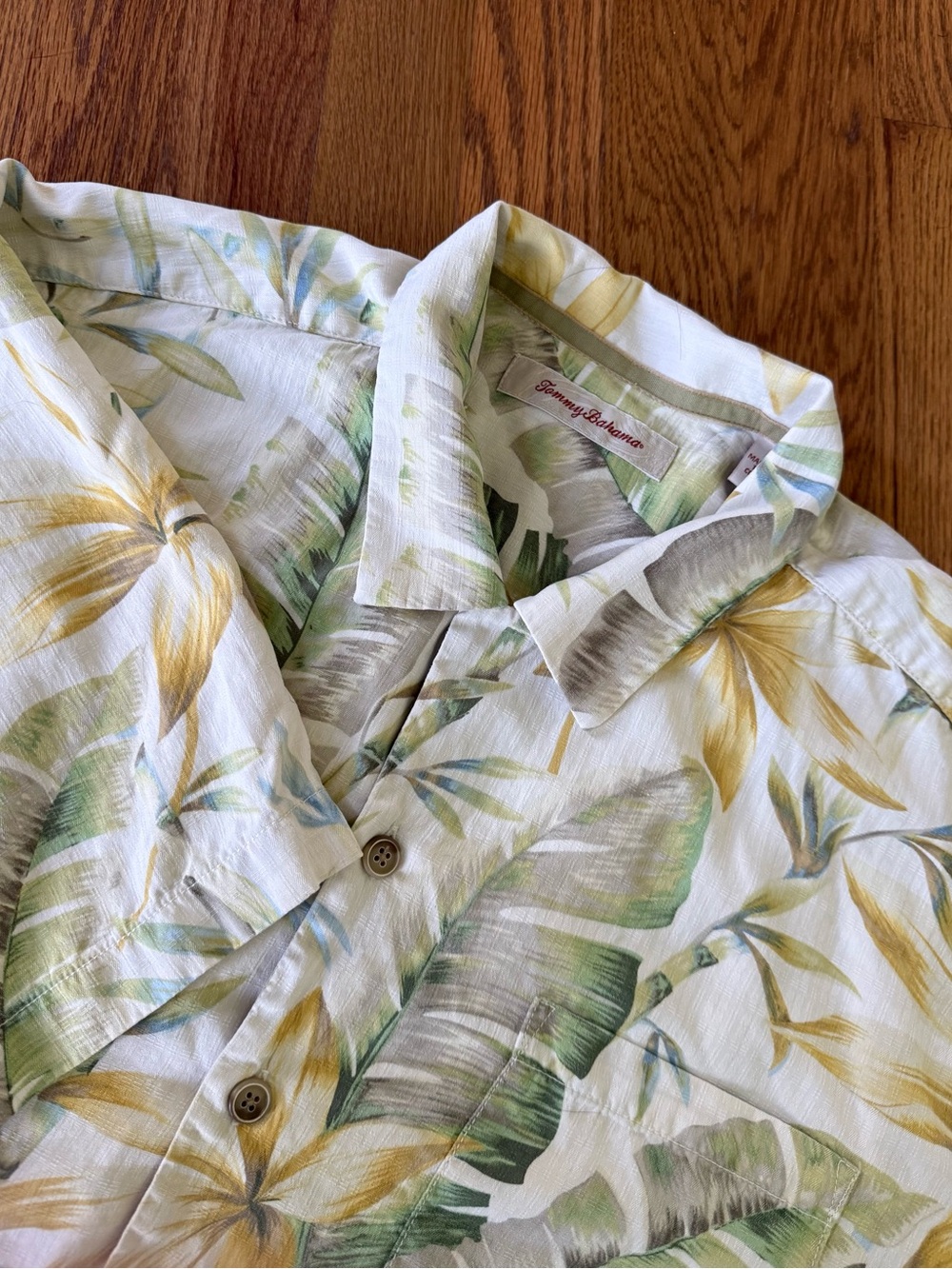 Tommy Bahama Men’s L 100% Silk Tropical Floral Hawaiian Button Up Shirt
